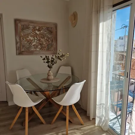 Casa Marta Casco Antiguo * 빌라조요사